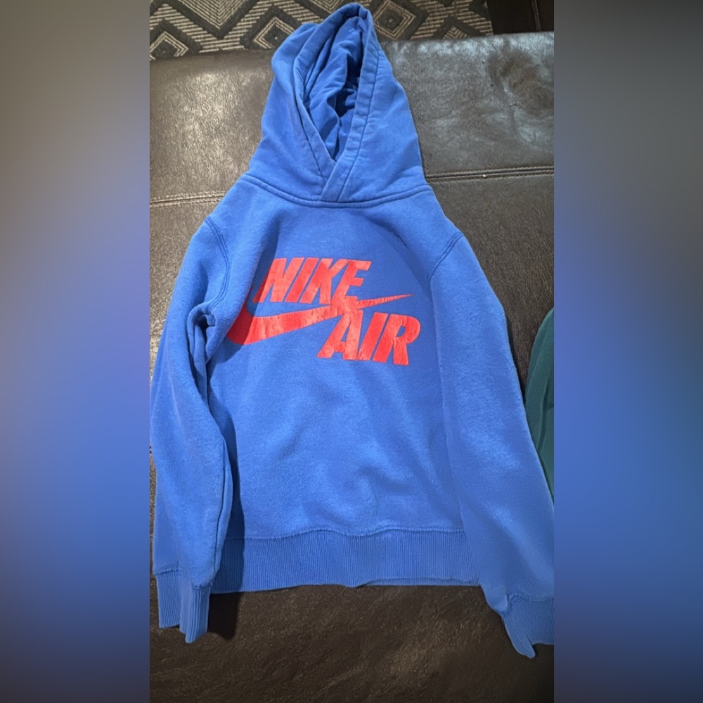 Boys size S (5) Nike hoodie